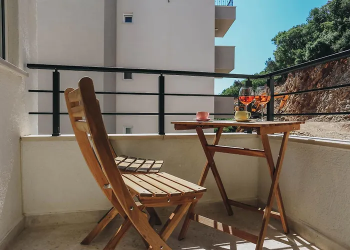 Toplish 1 Top Holiday In Budva