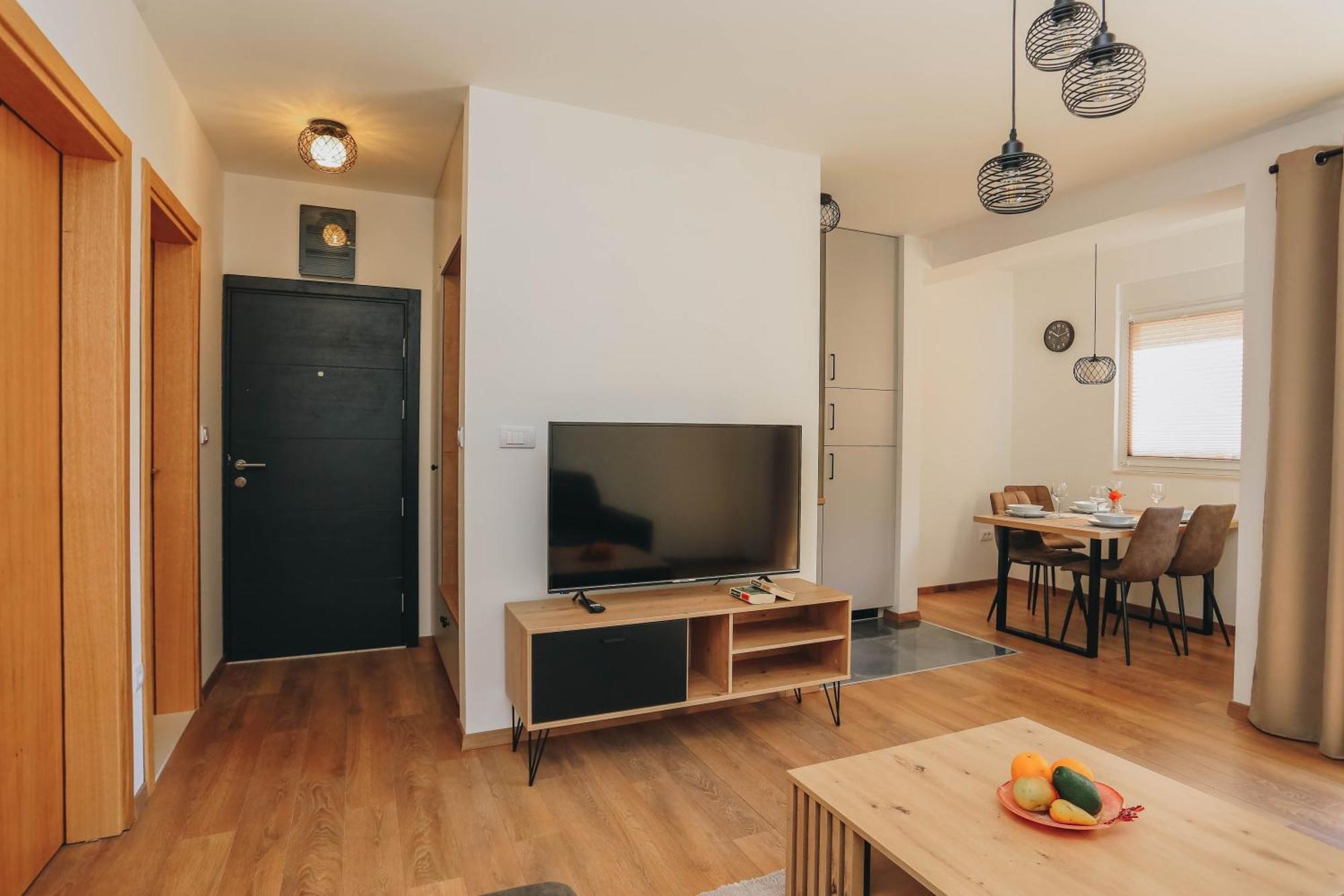 Toplish 1 In Apartment