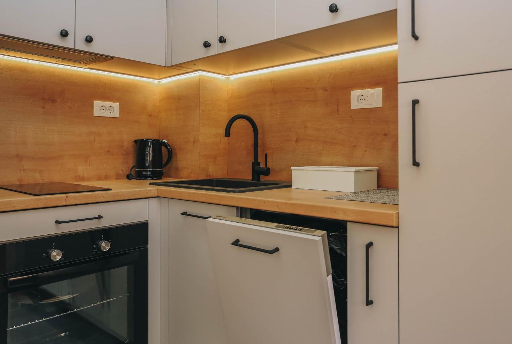 Apartment Toplish 1 In *