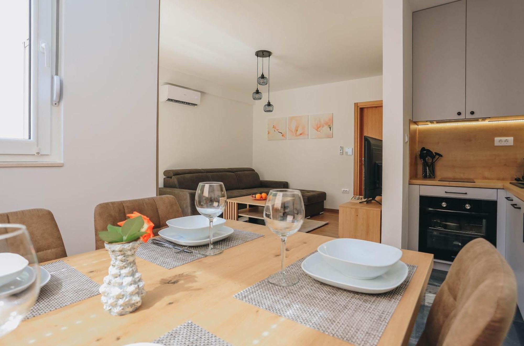 Apartment Toplish 1 In Budva