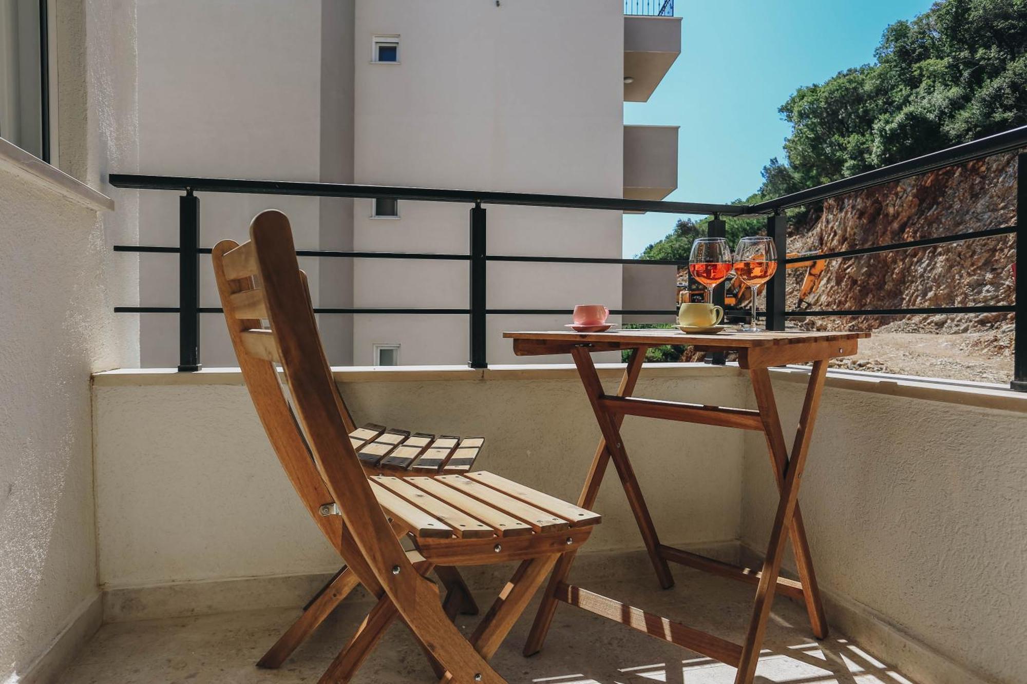 Toplish 1 In Apartment Budva
